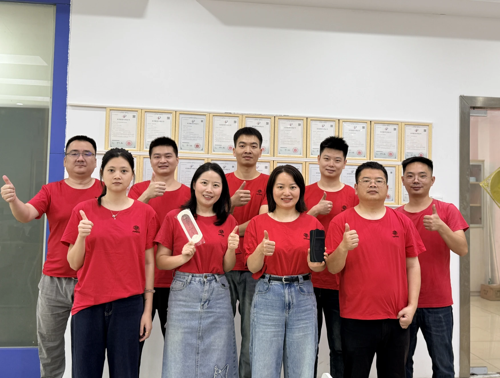 Aifeng Electronics professional screen protector manufacturing team and 2200sqm dust-free factory in Dongguan China
