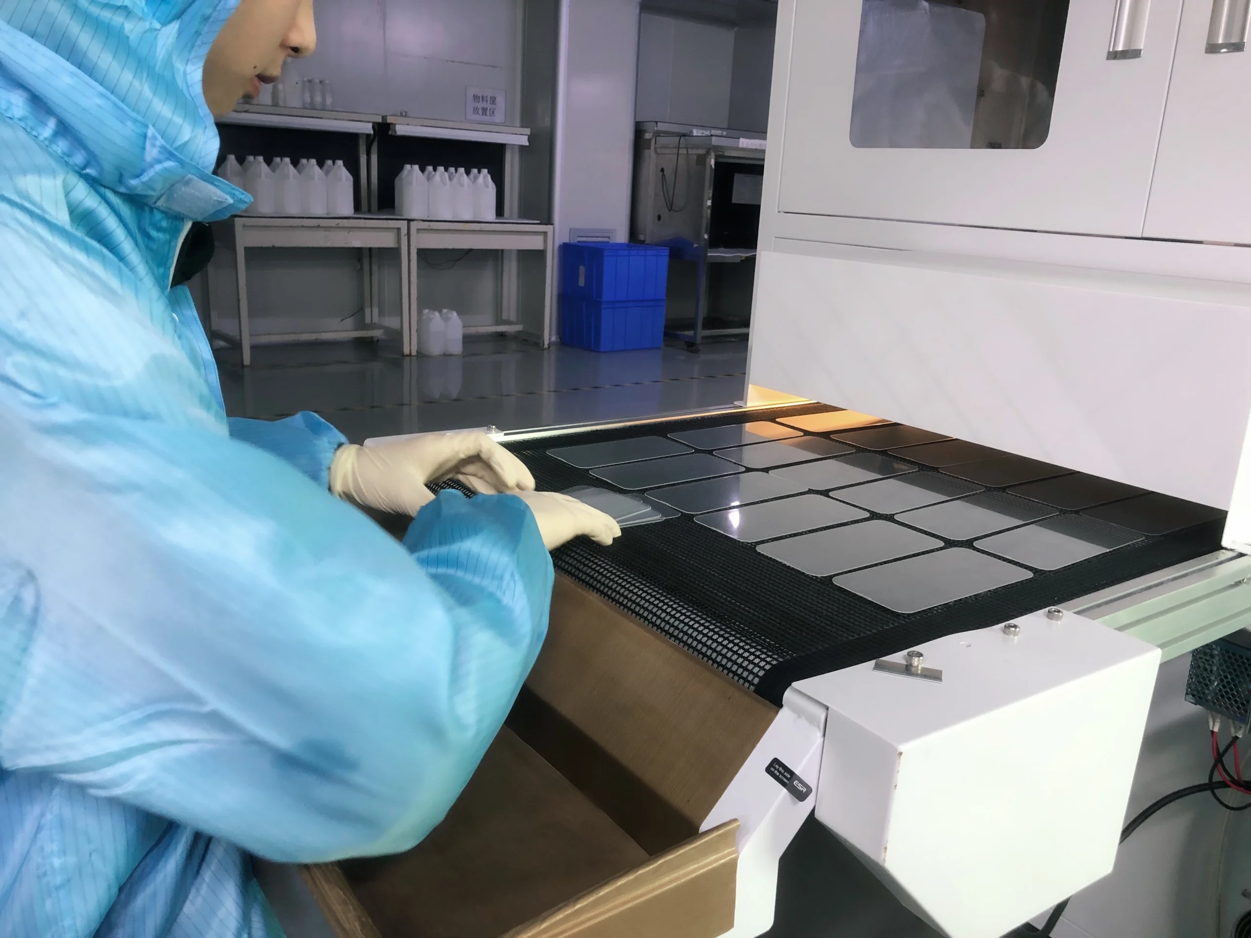 oleophobic coating application for anti fingerprint screen protector surface